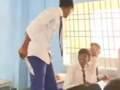 रायपुर : क्लासरूम में नाबालिग छात्रों ने सरेआम लहराया चाकू