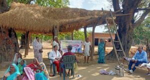 हर गुरुवार गांव के द्वार स्वास्थ्य: मनेंद्रगढ़ के दूरस्थ अंचलों में बढ़ी चिकित्सा पहुंच