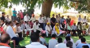 उप मुख्यमंत्री श्री अरुण साव ने आम पेड़ के नीचे लगाई चौपाल