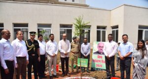 विश्व पर्यावरण दिवस के अवसर पर राज्यपाल श्री डेका ने लगाए पौधे