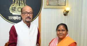 राज्यपाल श्री डेका से राष्ट्रीय पिछड़ा वर्ग आयोग की अध्यक्ष साध्वी निरंजन ज्योति ने की सौजन्य भेंट