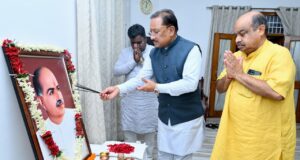 मुख्यमंत्री श्री विष्णुदेव साय ने डॉ. श्यामा प्रसाद मुखर्जी की 125वीं जयंती पर उन्हें किया नमन