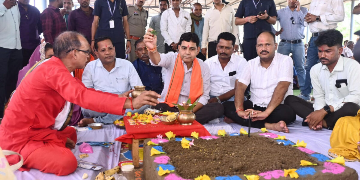 गांवों में खेल और बाल विकास की बुनियादी सुविधाओं का विस्तार सरकार की प्राथमिकता- राजस्व मंत्री श्री टंकराम वर्मा