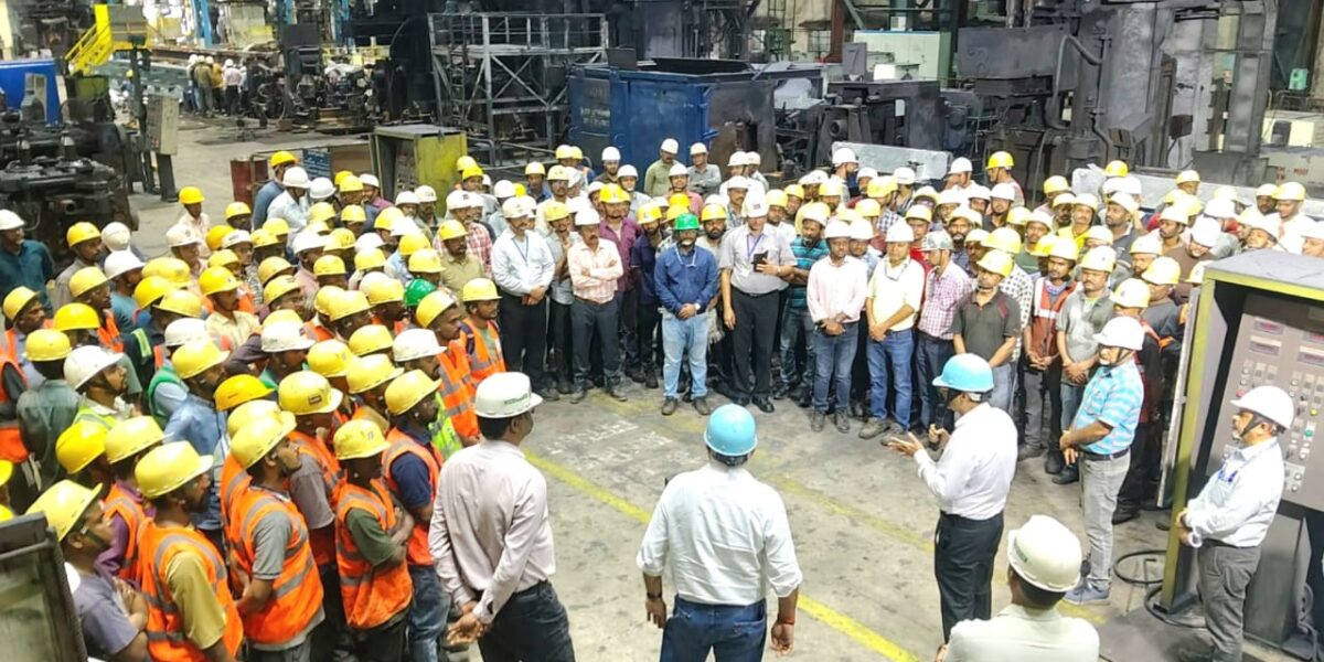 बार एवं रॉड मिल में कैपिटल रिपेयर के शुभारंभ पर कार्यपालक निदेशक (संकार्य) का “सुरक्षा संवाद”