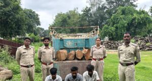 रामानुजनगर वन परिक्षेत्र में अवैध काष्ठ परिवहन पर बड़ी कार्रवाई