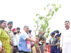 पर्यटन एवं संस्कृति मंत्री श्री राजेश अग्रवाल ने अंबिकापुर के हर्राटिकरा में किया एक पेड़ माँ के नाम 3.0 अभियान का शुभारंभ