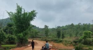पगडंडी से पक्की सड़क तक पहुंचा अबुझमाड़