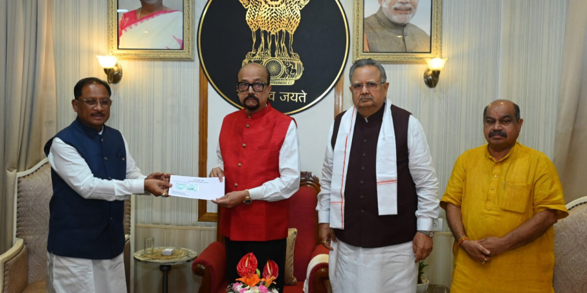 मुख्यमंत्री श्री विष्णु देव साय ने राज्यपाल श्री रमेन डेका से की सौजन्य भेंट