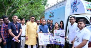 मुख्यमंत्री ने ‘साइंस ऑन व्हील्स’ को दिखाई हरी झंडी, अब स्कूलों तक पहुंचेगी प्रयोगों की चलती-फिरती विज्ञानशाला