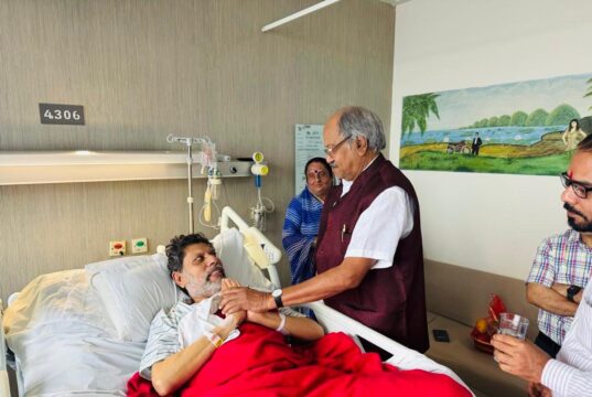 सांसद बृजमोहन अग्रवाल ने छत्तीसगढ़ भाजपा प्रदेश अध्यक्ष एवं जगदलपुर विधायक किरण सिंह देव से आज गुरुग्राम स्थित मेदांता अस्पताल में भेंट की