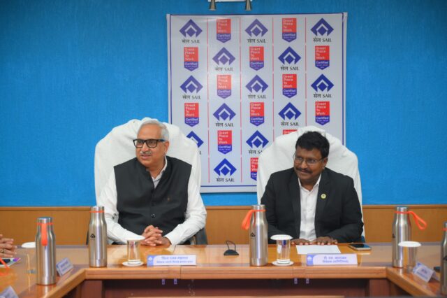 सेल के निदेशक (वाणिज्यिक) श्री टी.एन. नटराजन ने किया भिलाई इस्पात संयंत्र का दौरा (3)