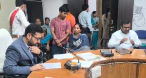 कलेक्टर श्री लंगेह ने जनदर्शन में सुनी आमजनों की समस्याएं, निराकरण के दिए निर्देश