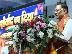 सवा लाख ‘आशीर्वाद के दीपों’ से जगमगाया खारुन तट, प्रधानमंत्री श्री नरेंद्र मोदी के स्वस्थ और दीर्घायु जीवन के लिए हुई महाआरती