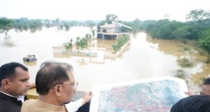 बस्तर के बाढ़ प्रभावित क्षेत्रों में पहुंचे मुख्यमंत्री श्री विष्णु देव साय, प्रभावित परिवारों से मिलकर जाना हाल
