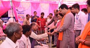 सरकार आपके द्वार: कोटमीकला, अंधियारखोह और गुदुमदेवरी में सेवा सेतु शिविर आयोजित