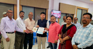 बस्तर के बाढ़ प्रभावितों की मदद के लिए आगे आए सामाजिक संगठन और सहकारी बैंक परिवार