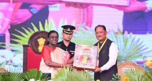 राष्ट्रपति श्रीमती द्रौपदी मुर्मु ने बस्तर दशहरा की अनूठी परंपराओं और जनजातीय संस्कृति की सराहना की