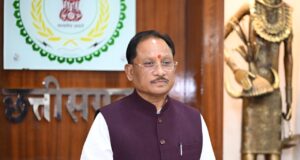 मुख्यमंत्री श्री विष्णु देव साय ने बाबा कार्तिक उरांव की जन्मशताब्दी पर उनकी आदमकद प्रतिमा का किया अनावरण