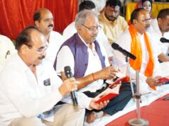 दूधाधारी मठ में गूंजा हनुमान चालीसा: भारतीय पायलट कैप्टन स्मित मच्छार के शीघ्र स्वास्थ्य लाभ और दीर्घायु जीवन के लिए सांसद बृजमोहन अग्रवाल के नेतृत्व में हुआ 11 बार सामूहिक पाठ