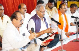 दूधाधारी मठ में गूंजा हनुमान चालीसा: भारतीय पायलट कैप्टन स्मित मच्छार के शीघ्र स्वास्थ्य लाभ और दीर्घायु जीवन के लिए सांसद बृजमोहन अग्रवाल के नेतृत्व में हुआ 11 बार सामूहिक पाठ